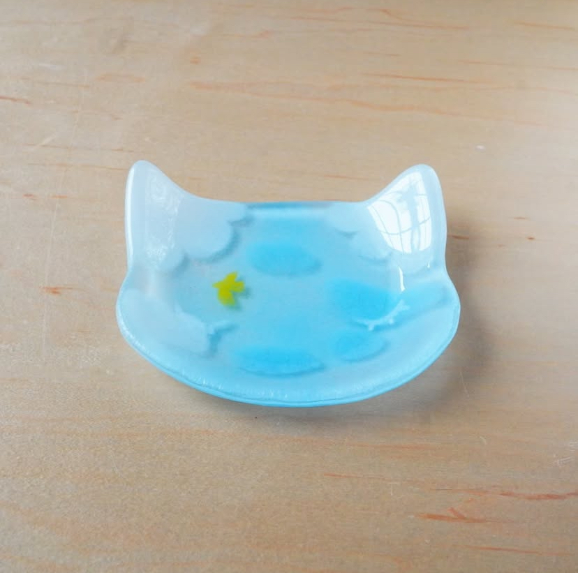 飾れるお皿（空ネコ）